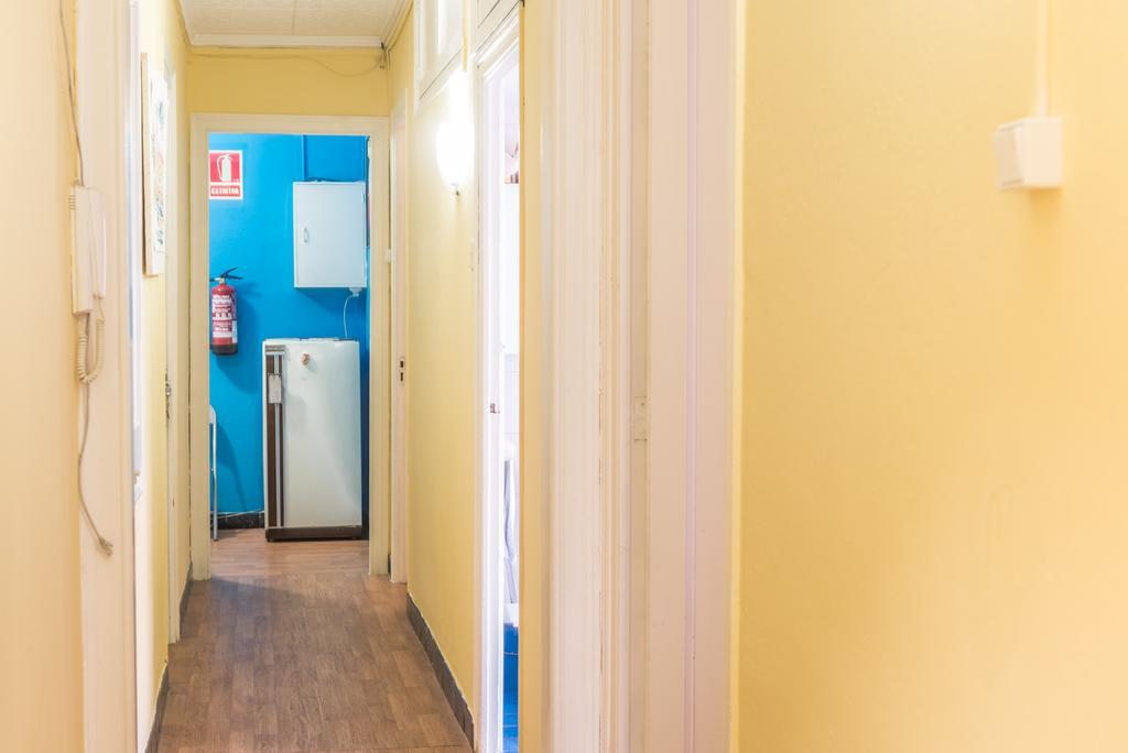 Hostel Turistic Castell Barcelona Bagian luar foto
