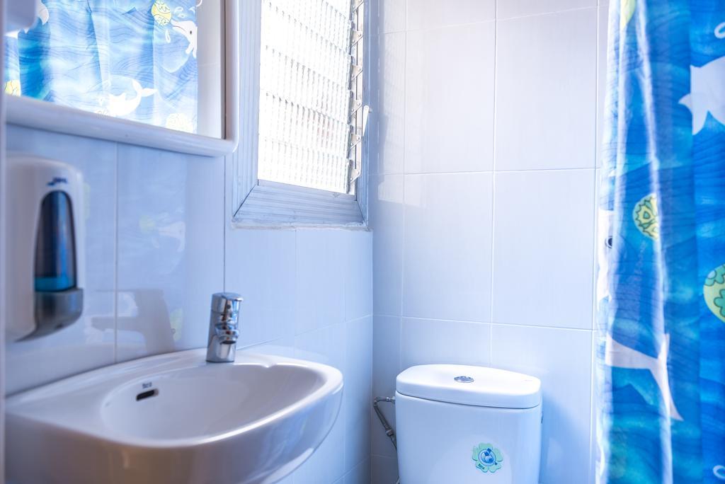 Hostel Turistic Castell Barcelona Bagian luar foto