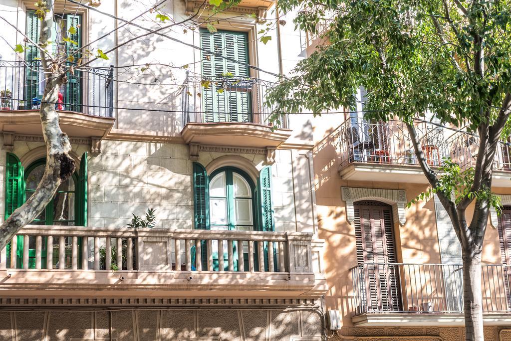 Hostel Turistic Castell Barcelona Bagian luar foto