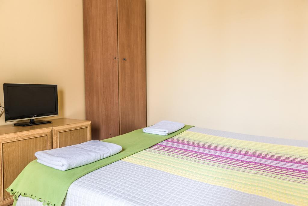 Hostel Turistic Castell Barcelona Bagian luar foto