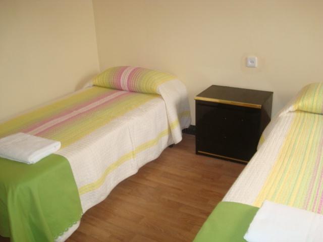 Hostel Turistic Castell Barcelona Bagian luar foto
